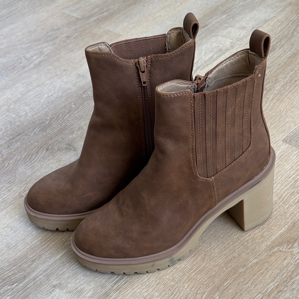 DV by Dolce Vita Tan Heeled Boots